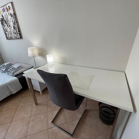 Chambre Privee En Colocation Dans Un Appartement Vaulx En Velin Centre Buitenkant foto