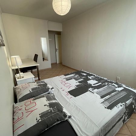 Chambre Privee En Colocation Dans Un Appartement Vaulx En Velin Centre Buitenkant foto