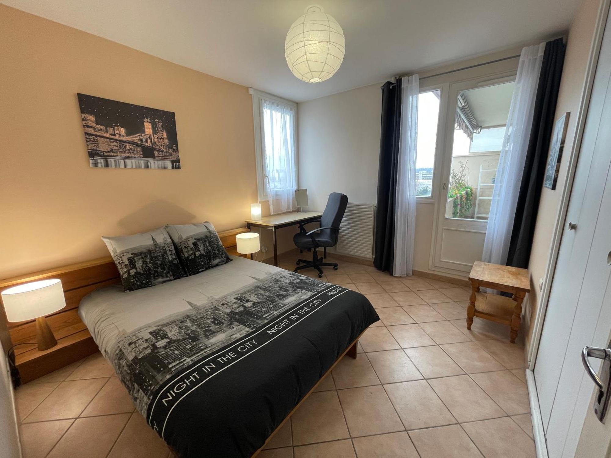 Chambre Privee En Colocation Dans Un Appartement Vaulx En Velin Centre Buitenkant foto